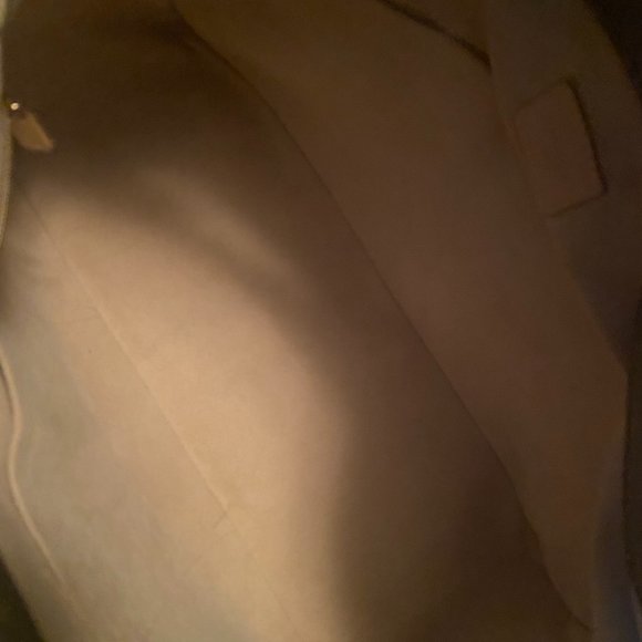 LV Monogram Artsy (New Design) - Picture 8 of 10